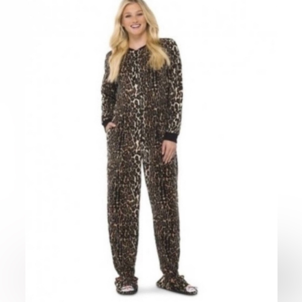 Nick & Nora Footed Onsie sz XXL